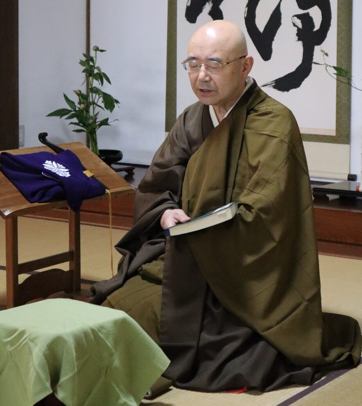 卓洲胡僊禅師 墨蹟 警策 前華園卓洲書 吾道一以貫之 座禅 喝 修行 仏具 卓洲胡僊禅師 墨蹟 警策 前華園卓洲書 吾道一以貫之 座禅 喝